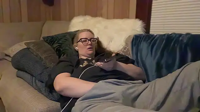 PefectNipz online show from November 8, 6:35 am