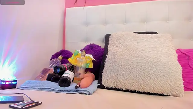 Willow Wright online show from September 30, 1:38 pm