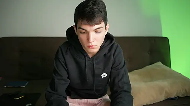 MattyandAiden online show from February 18, 5:09 pm