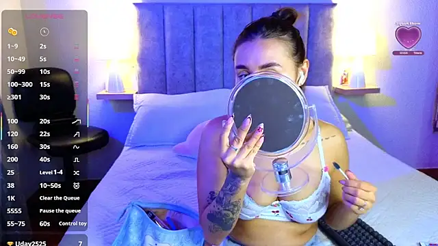 juliana-mancini online show from November 8, 8:18 pm