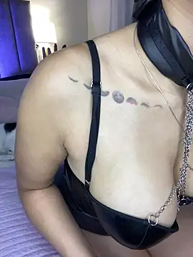 juliana-mancini online show from March 17, 10:07 am