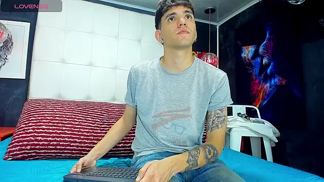 Matteo12  online show from September 11, 3:06 am