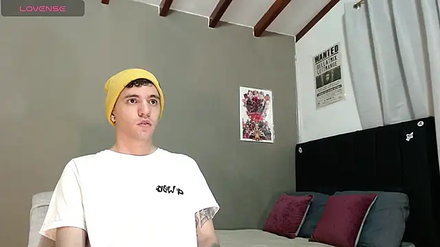 Matteo12  online show from January 7, 12:57 am