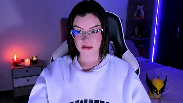 OphelianaRose33 online show from October 27, 10:47 pm