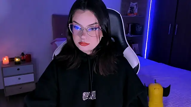 OphelianaRose33 online show from November 21, 9:57 pm