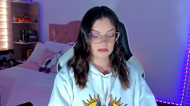 OphelianaRose33 online show from May 27, 8:28 pm