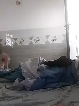 Snapshot of Tan32_11 chatting on January 17, 8:19 am Tan32 11 online show from January 17, 8:19 am