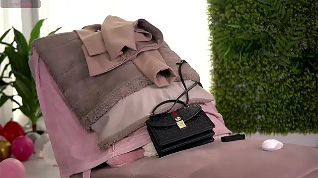 FreyaHeart online show from March 8, 6:17 am