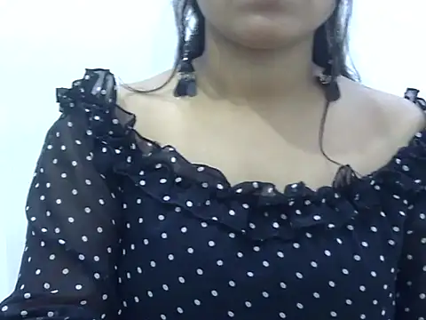 LIYO  online show from March 7, 7:05 am