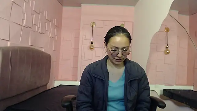 Snapshot of katalina07_1 chatting on September 19, 4:18 pm katalina07 1 online show from September 19, 4:18 pm