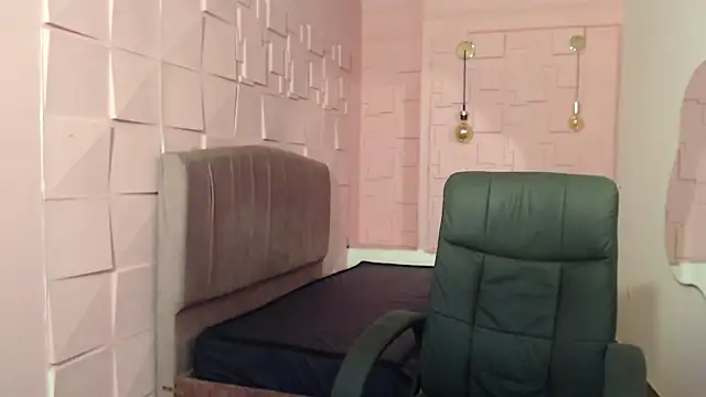 Snapshot of katalina07_1 chatting on September 29, 3:28 pm katalina07 1 online show from September 29, 3:28 pm