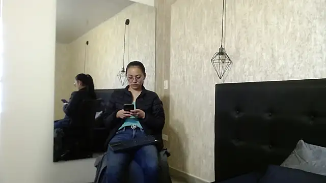 Snapshot of katalina07_1 chatting on November 9, 1:20 pm katalina07 1 online show from November 9, 1:20 pm