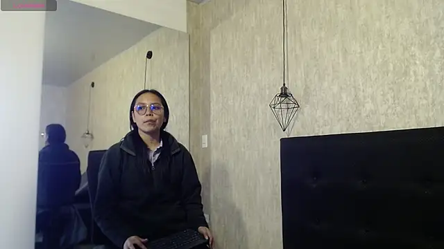 Snapshot of katalina07_1 chatting on November 19, 1:33 pm katalina07 1 online show from November 19, 1:33 pm