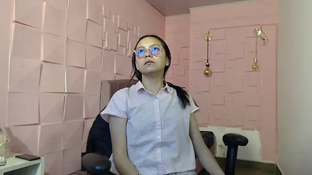 Snapshot of katalina07_1 chatting on December 1, 2:00 pm katalina07 1 online show from December 1, 2:00 pm