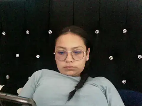 Snapshot of katalina07_1 chatting on January 19, 1:04 pm katalina07 1 online show from January 19, 1:04 pm