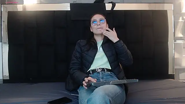 Snapshot of katalina07_1 chatting on February 5, 2:22 pm katalina07 1 online show from February 5, 2:22 pm