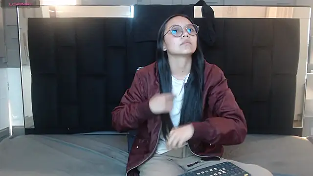 Snapshot of katalina07_1 chatting on February 10, 1:37 pm katalina07 1 online show from February 10, 1:37 pm