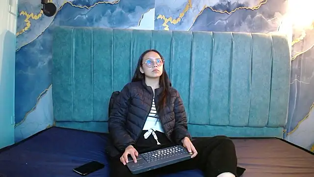 Snapshot of katalina07_1 chatting on February 24, 3:21 pm katalina07 1 online show from February 24, 3:21 pm