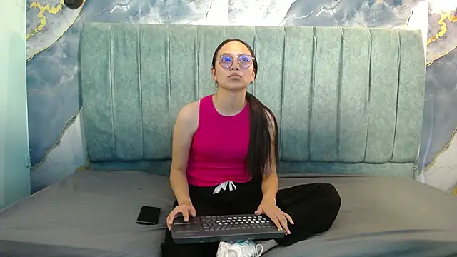 Snapshot of katalina07_1 chatting on February 28, 8:21 pm katalina07 1 online show from February 28, 8:21 pm