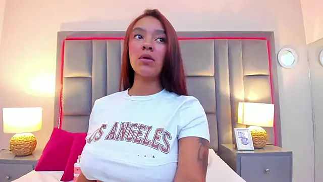 GabyMoreau online show from November 7, 7:58 pm