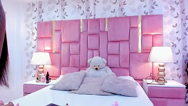 GabyMoreau online show from March 12, 8:15 pm