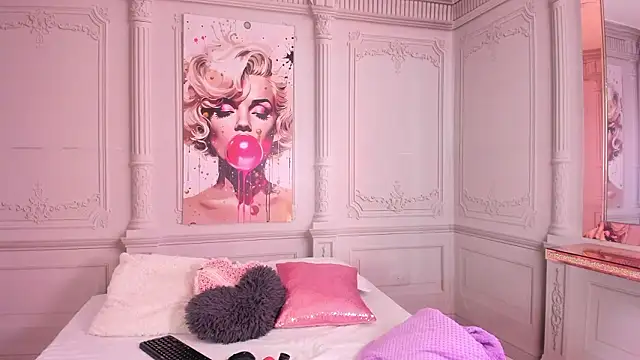 luna hot ass online show from March 13, 9:10 pm