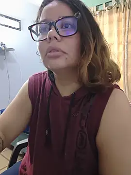 Snapshot of saenz_eymi chatting on June 29, 3:45 pm saenz eymi online show from June 29, 3:45 pm