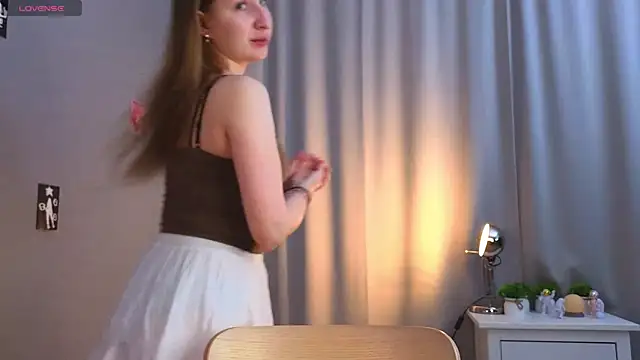 LorettaGladman online show from February 26, 4:22 am