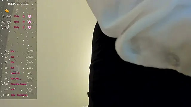 MikaBloom online show from April 6, 4:46 am