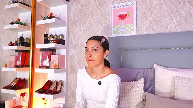 Sofy Bradd online show from March 1, 7:54 am