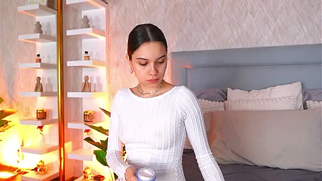 Sofy Bradd online show from March 22, 8:29 am