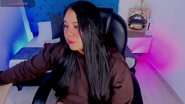 Snapshot of julieta_miller01 chatting on September 19, 11:33 am julieta miller01 online show from September 19, 11:33 am