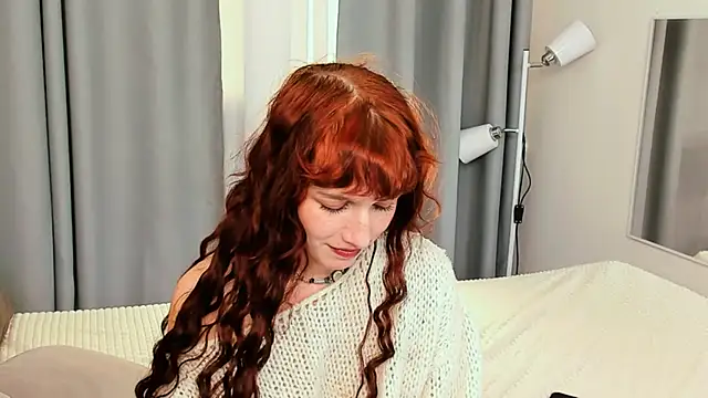 LeelooYolo online show from November 14, 4:06 pm