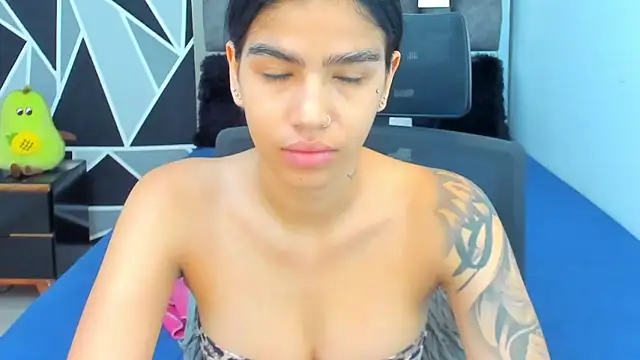 Snapshot of valeria-duarte chatting on April 25, 1:03 pm valeria-duarte online show from April 25, 1:03 pm