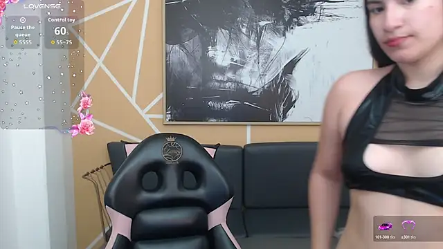 olivia russo  online show from November 22, 8:08 pm