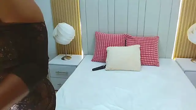 WildScarlet online show from September 15, 1:33 pm