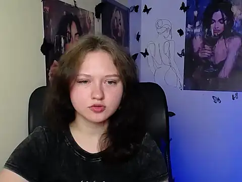 Snapshot of LadyAlice_ chatting on June 23, 5:49 am LadyAlice online show from June 23, 5:49 am