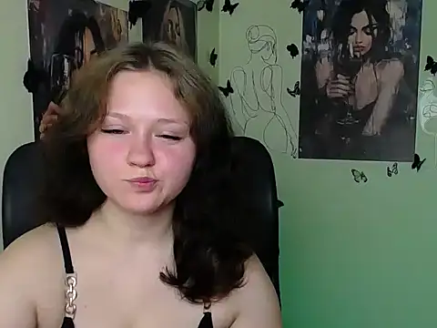 Snapshot of LadyAlice_ chatting on June 29, 6:19 am LadyAlice online show from June 29, 6:19 am