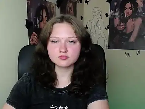 Snapshot of LadyAlice_ chatting on July 6, 6:10 pm LadyAlice online show from July 6, 6:10 pm