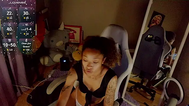 Snapshot of rubywithpearls chatting on April 11, 9:02 am rubywithpearls online show from April 11, 9:02 am