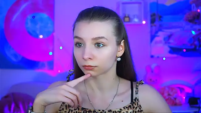 JulieDaniel online show from October 23, 8:24 am