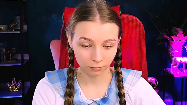 JulieDaniel online show from November 11, 4:45 am