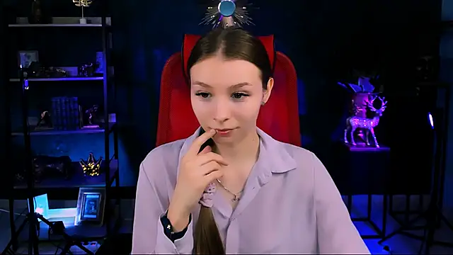 JulieDaniel online show from January 19, 8:18 am