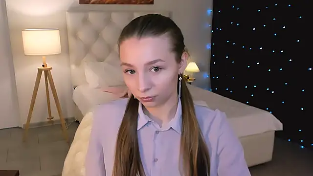 JulieDaniel online show from February 11, 4:06 am