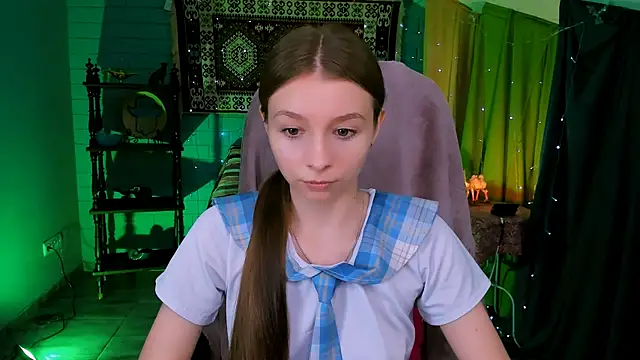 JulieDaniel online show from July 8, 4:28 am