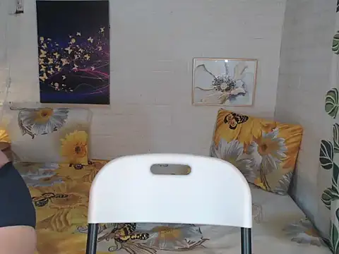 Snapshot of aneredfox chatting on September 10, 12:38 pm aneredfox online show from September 10, 12:38 pm