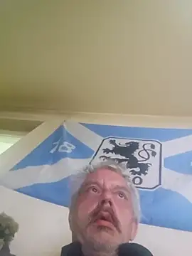 Snapshot of Fonse1860 chatting on September 29, 7:24 am Fonse1860 online show from September 29, 7:24 am