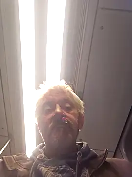 Snapshot of Fonse1860 chatting on October 2, 8:16 pm Fonse1860 online show from October 2, 8:16 pm