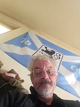 Snapshot of Fonse1860 chatting on October 15, 8:47 am Fonse1860 online show from October 15, 8:47 am