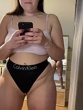 Snapshot of chloedlm5 chatting on January 9, 10:07 am chloedlm5 online show from January 9, 10:07 am